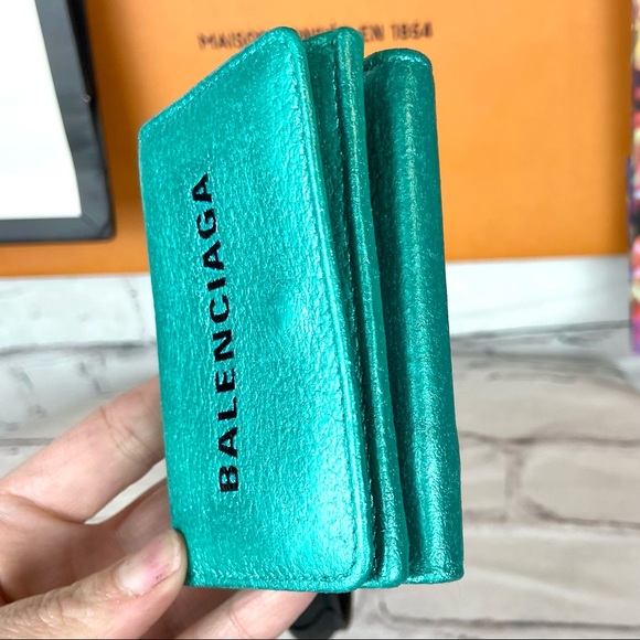 Balenciaga compact Wallet or wristlet in pearlescent green w/ bracelet keychain - Picture 11 of 15